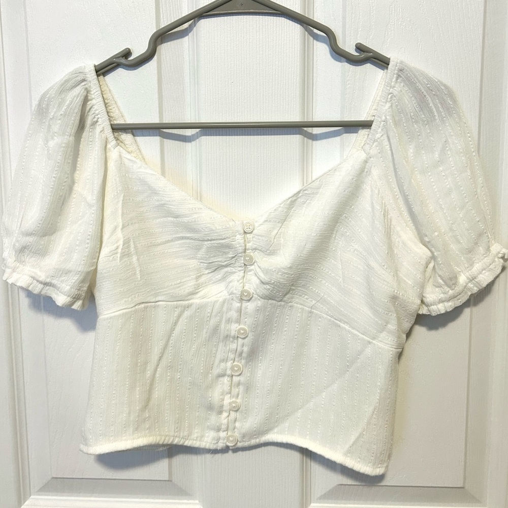 NWT Hollister Button Front Cropped T White size Small